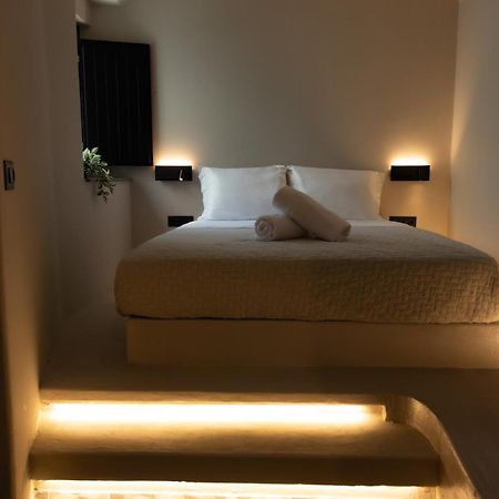 Noir Cave Villa With Private Jacuzzi And Sunset Terrace Pýrgos Extérieur photo