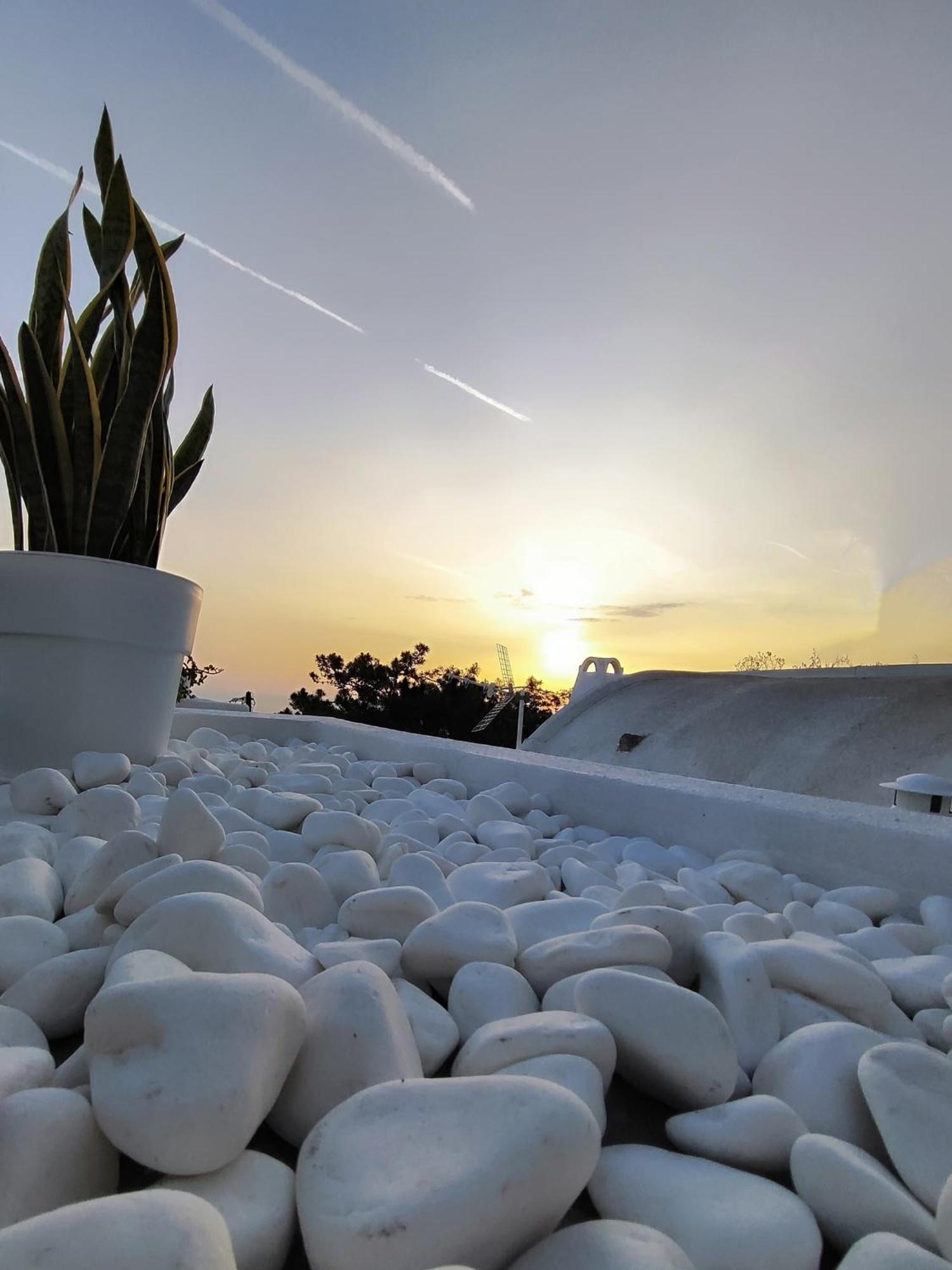Noir Cave Villa With Private Jacuzzi And Sunset Terrace Pýrgos Extérieur photo