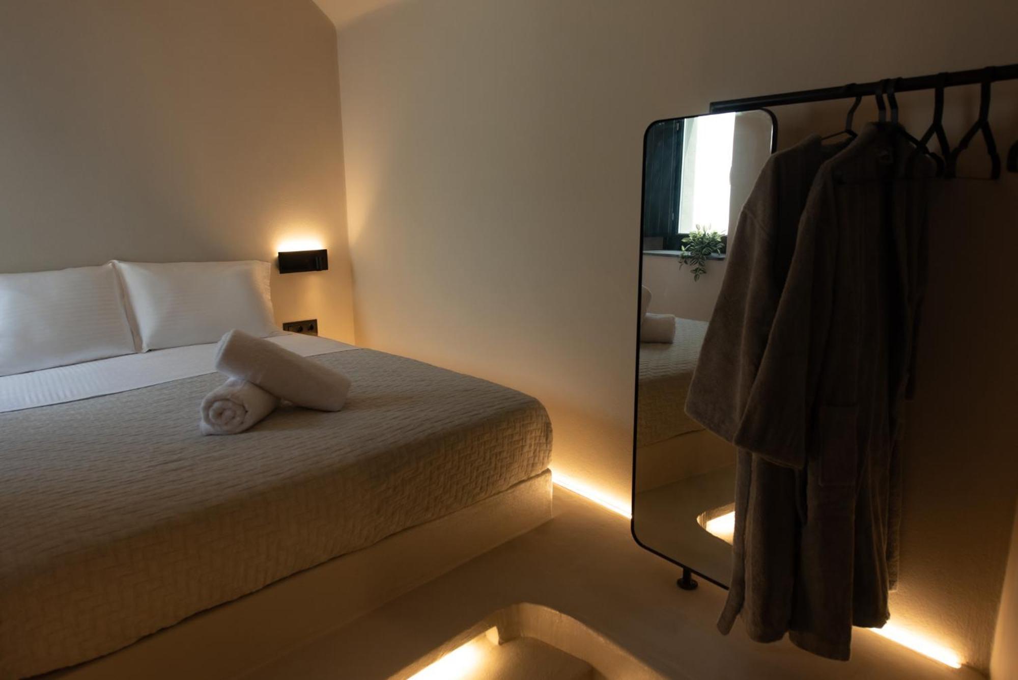 Noir Cave Villa With Private Jacuzzi And Sunset Terrace Pýrgos Extérieur photo