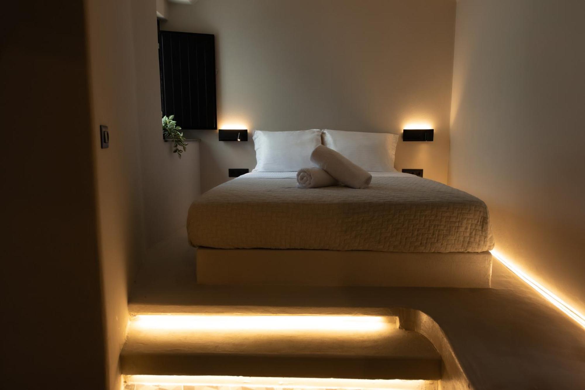 Noir Cave Villa With Private Jacuzzi And Sunset Terrace Pýrgos Extérieur photo