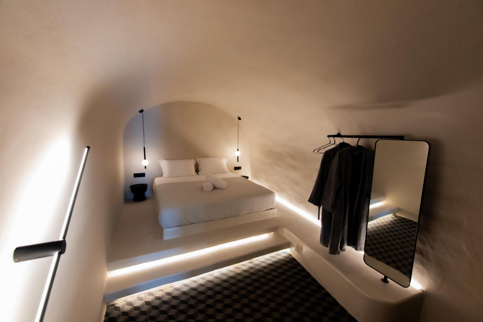 Noir Cave Villa With Private Jacuzzi And Sunset Terrace Pýrgos Extérieur photo