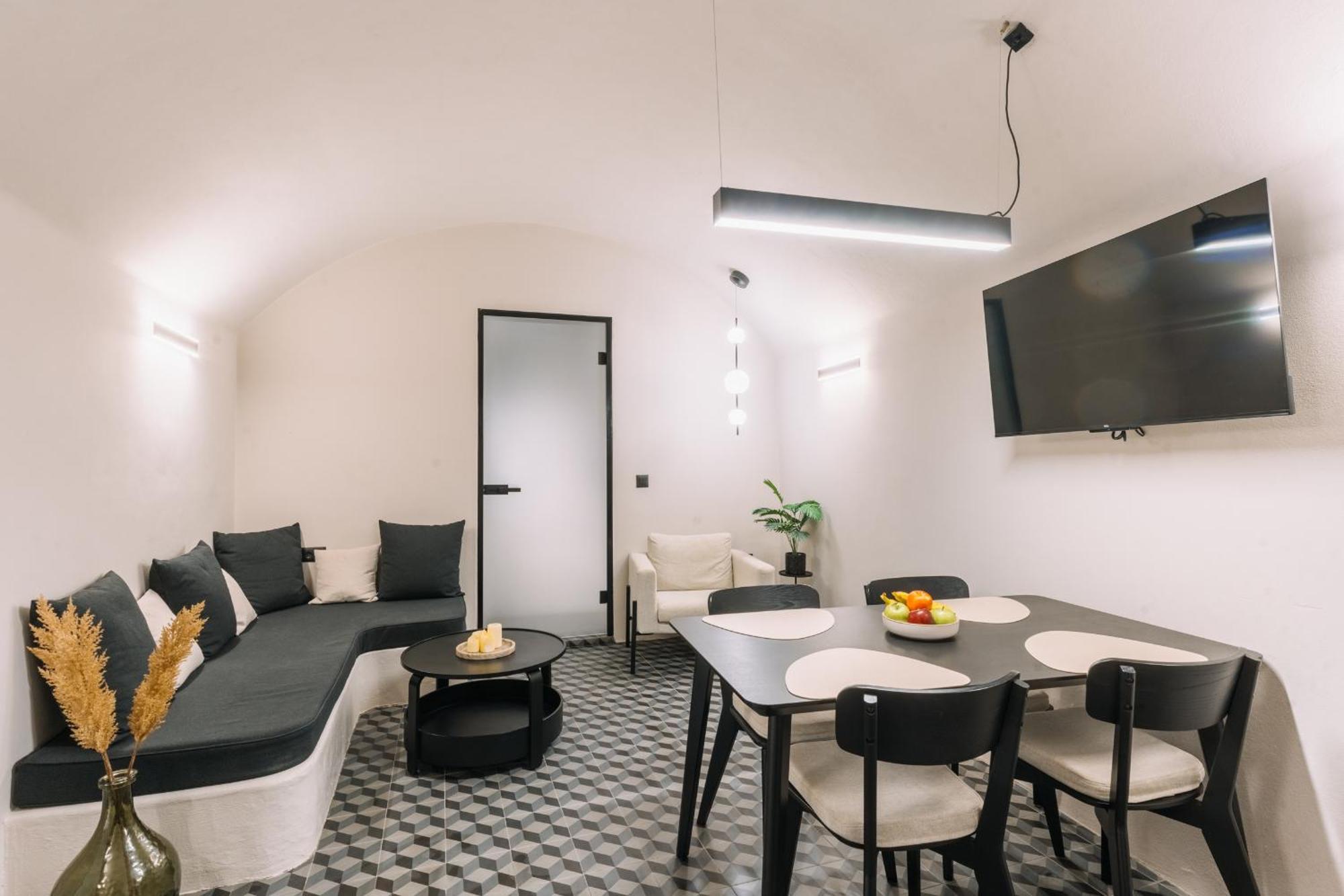 Noir Cave Villa With Private Jacuzzi And Sunset Terrace Pýrgos Extérieur photo